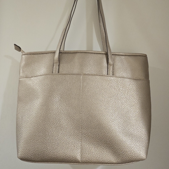 Stylish Nautica Zippered Handbag with Adjustable Shoulder Strap Large Capacity - Picture 6 of 7